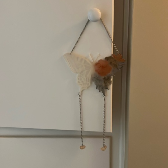 Butterfly hanging - Picture 1 of 1